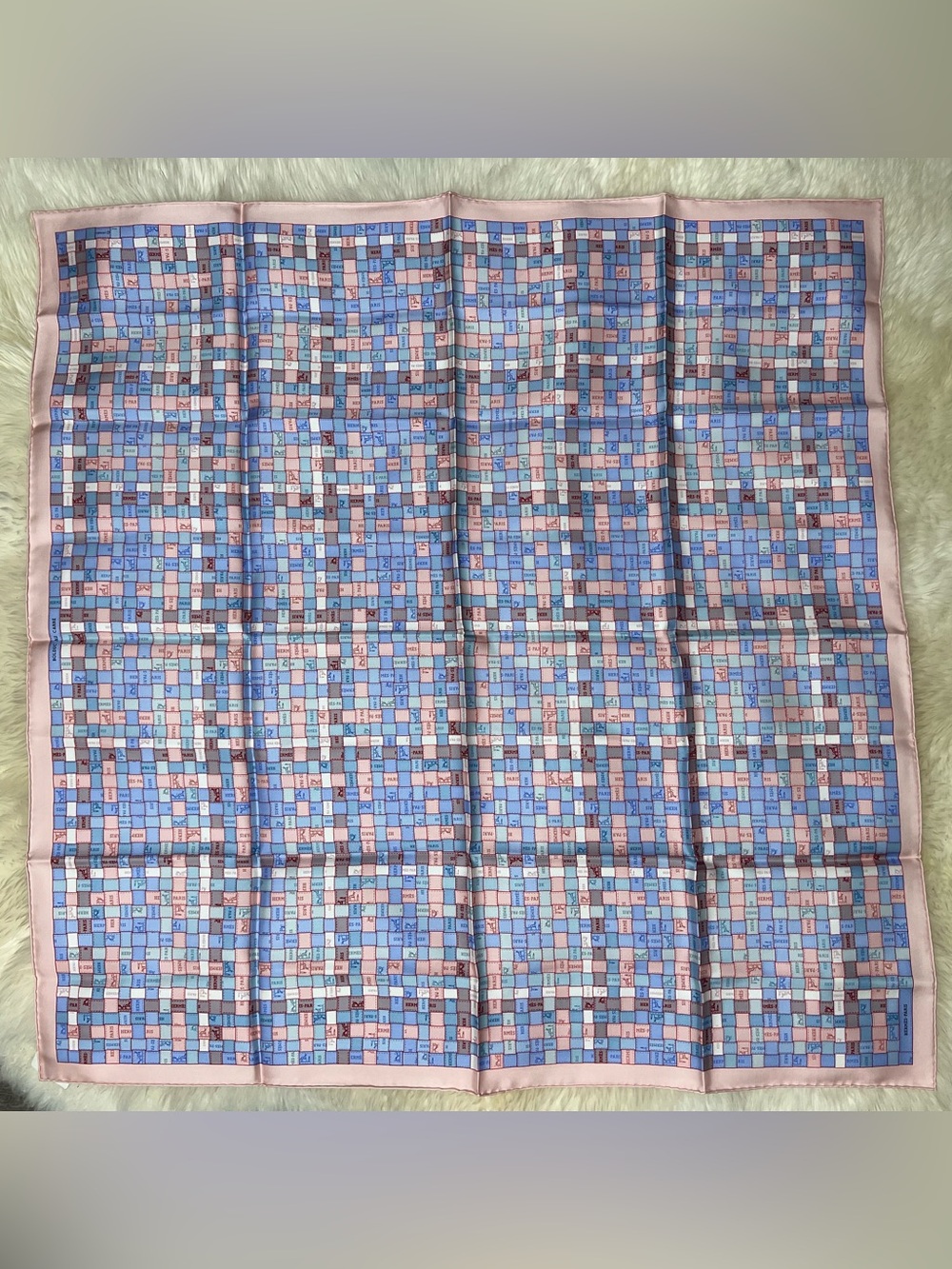Hermes Bolduc Au Carre Scarf 90